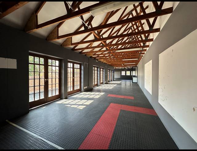 186M² OFFICE TO LET IN PARKMORE